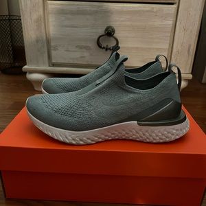 Women’s Epic Phantom React Flyknit 'Aviator Grey'.